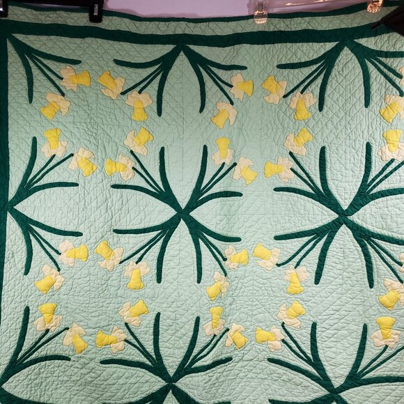 Daffodil Dancing Quilt Other - Gorgeous Vintage Hand Made Folk Art Dancing Daffodils Quilt Greens Yellows
